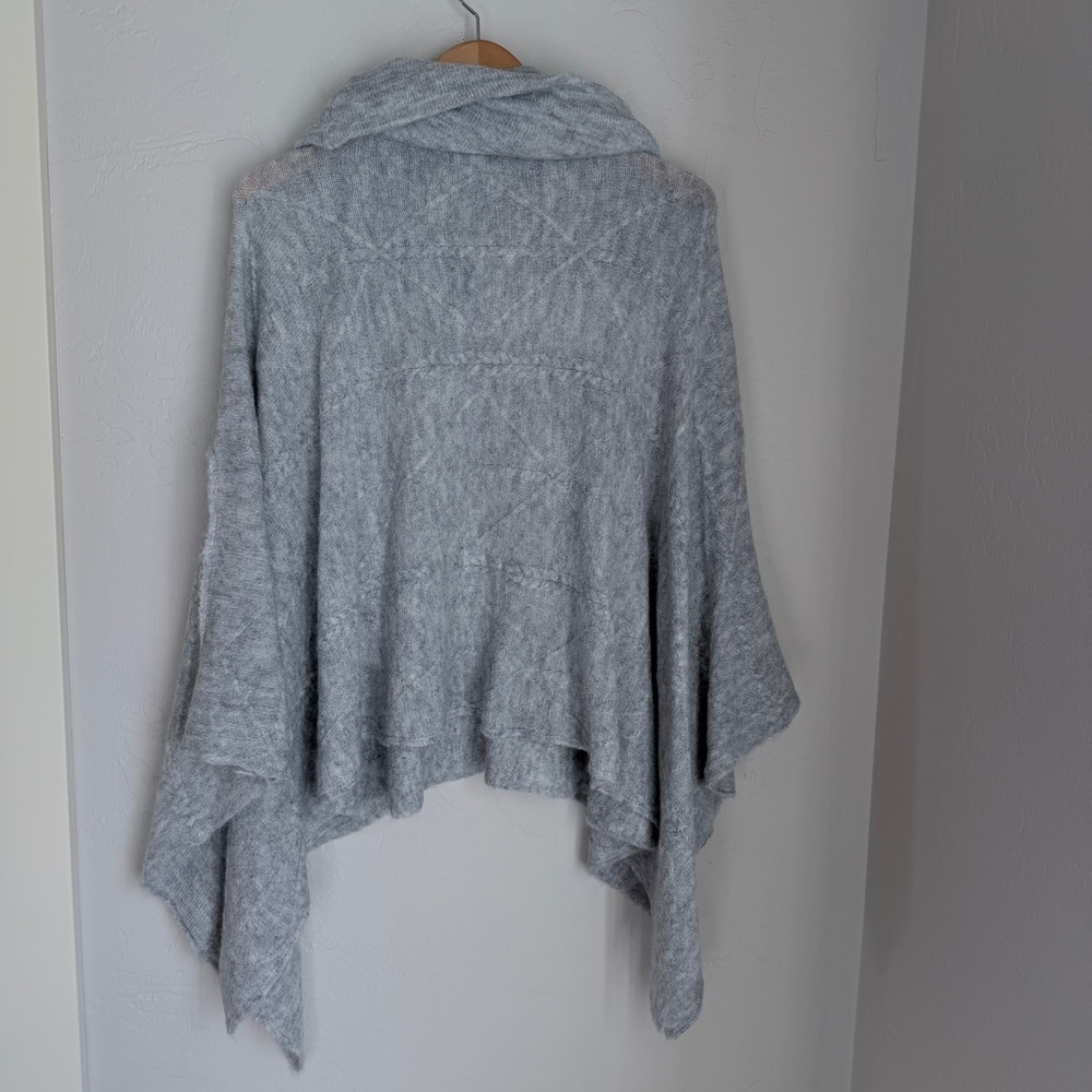World Market Elegant Gray‎ Wool Blend Knitted Turtle Neck Shrug Sweater One Size - Picture 2 of 8